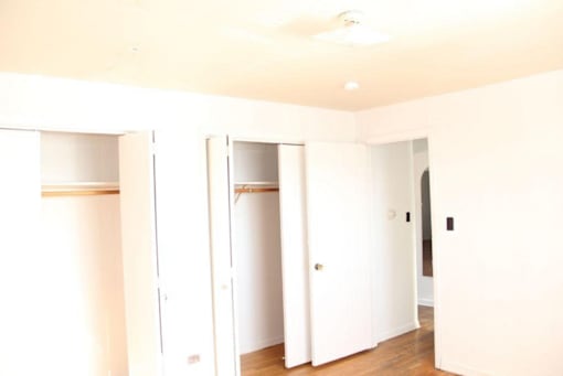 131-33 N Cuyler Ave Bedroom