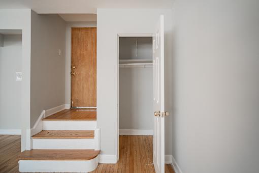 Closet Space 7347-G