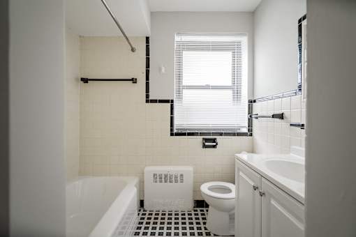 Bathroom 7347-G
