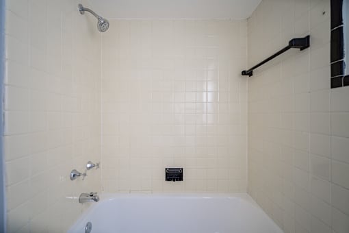 Bathroom 7347-G