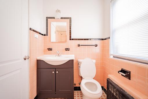 Bathroom 7353-3S