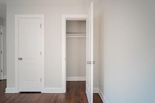 Bedroom Closet Space 7357-2S