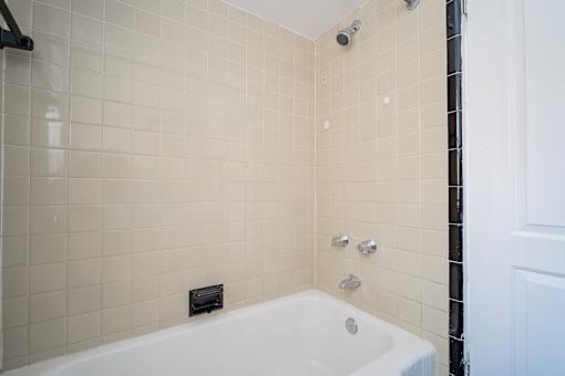 Updated Bathroom 7359-1N