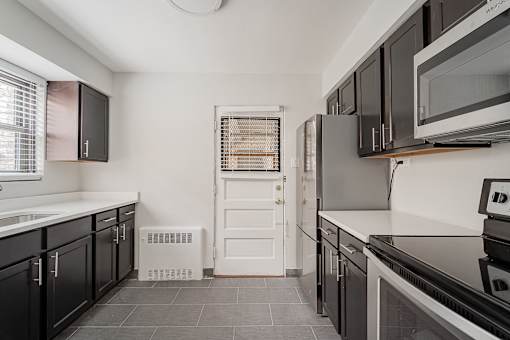 Updated Kitchen 7359-1N