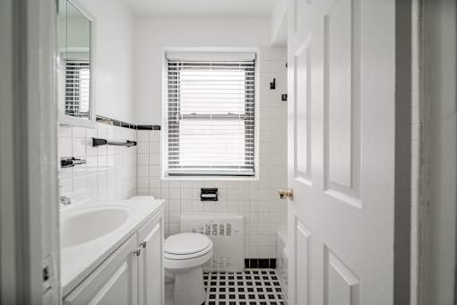 Bathroom 7361-1S