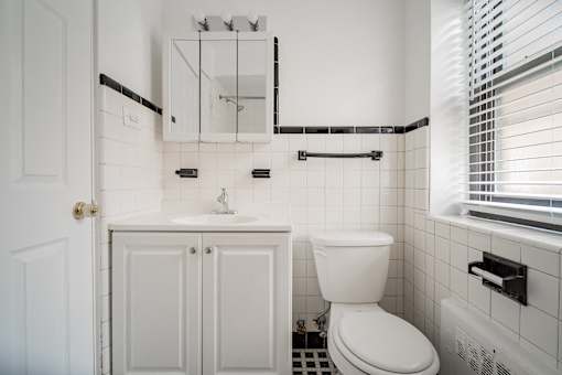 Bathroom 7361-1S