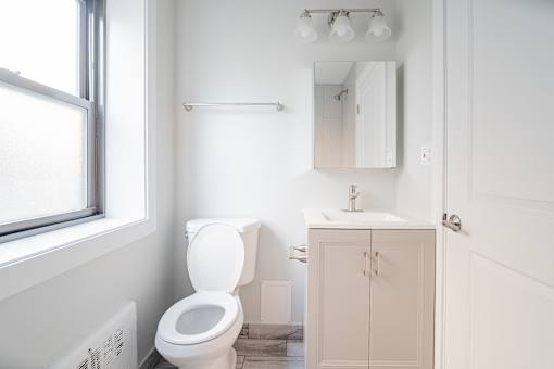 Updated Bathroom 7365-1