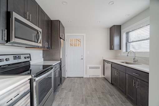 Updated Kitchen 7365-1