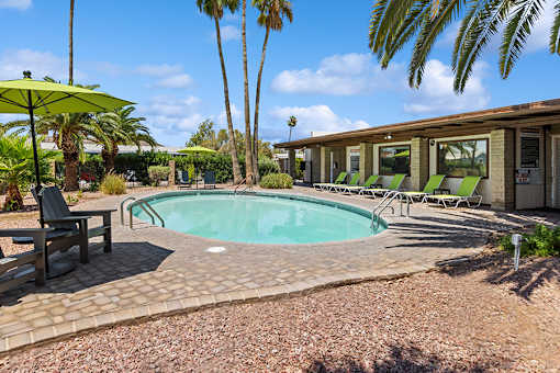 Swimming pool at Verde Plaza Manufactured Home Community in Tucson, Arizona