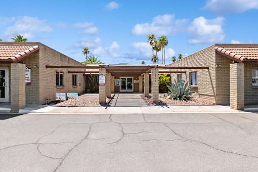 Leasing office exterior at Verde Plaza Manufactured Home Community in Tucson, Arizona