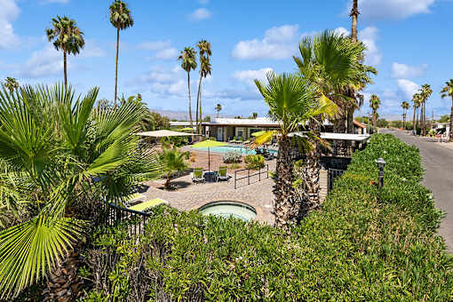 View of pool and landscaping at Verde Plaza Manufactured Home Community in Tucson, Arizona