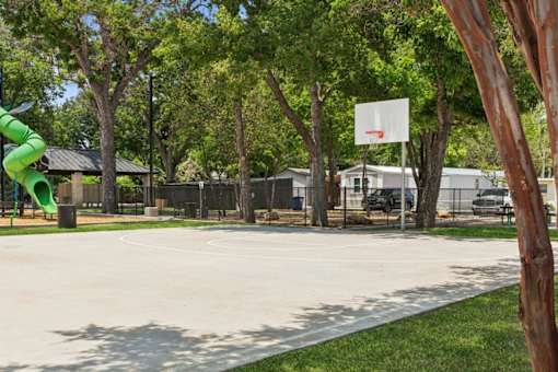 Basketball court at Aldea Manufacture Home Community in Fort Worth, Texas