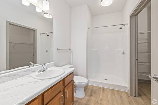 Bathroom With Bathtub at Arbours at Crestveiw, Crestview, 32539
