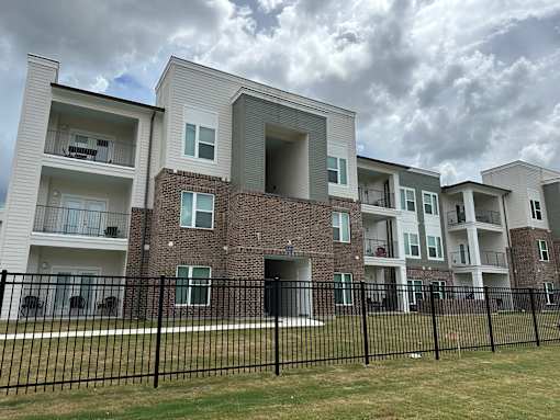 Exterior View at Arbours at Lafayette, Louisiana, 70506