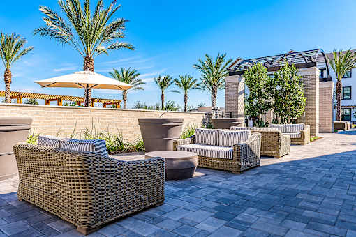 Open Lounge area at Alys Crossing Apartments, TX, 77433