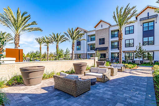 Exterior view at Alys Crossing Apartments, Texas