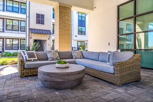 Lounge area at Alys Crossing Apartments, Cypress, TX