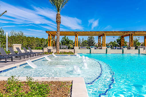 Swimming Pool at Alys Crossing Apartments,Texas 77433