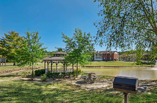 Exterior at Arbors at Natchez Trace Apartments, Ridgeland, MS 39157