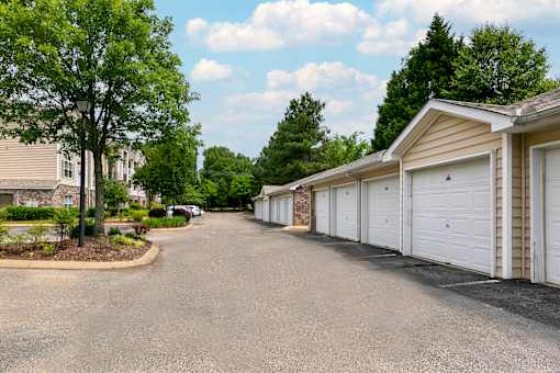 Garages at Villas at Cordova, Tennessee