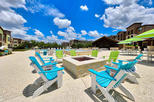 Pool patio at Estraya Westover Hills, San Antonio