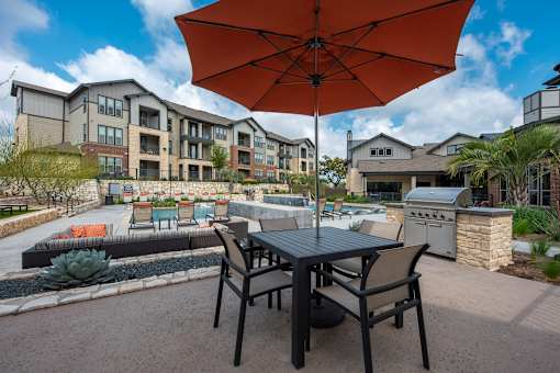Poolside Grilling Stations at Fifty02 Westover Hills, San Antonio