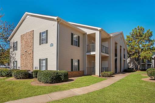 Exterior at Grand at Pearl Apartments, Pearl, MS 39208