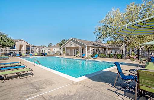 Pool at Grand at Pearl Apartments, Pearl