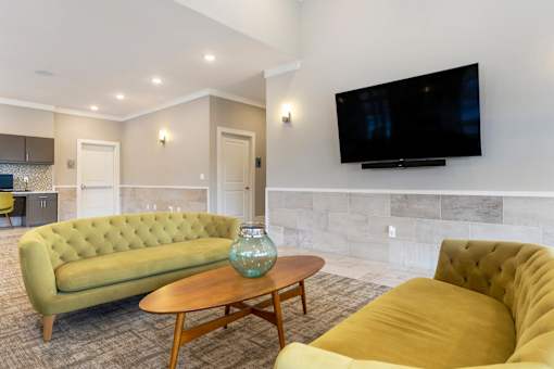 Community Clubhouse With Tv at La Veranda at Polly Lane Apartments, Lafayette