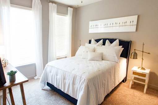 Gorgeous Bedroom at Midtown Row, Alabama