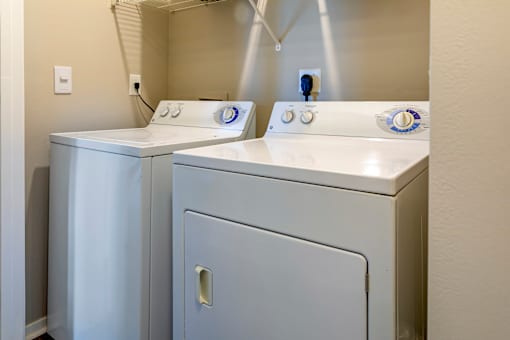 Washer Dryer at North Creek, Mississippi, 38671