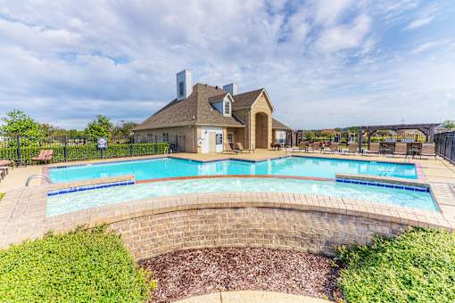 Pool at North Creek, Southaven, 38671