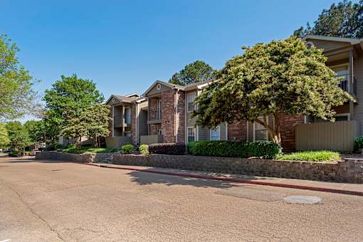 Exterior Landscape at Pear Orchard, Mississippi, 39157