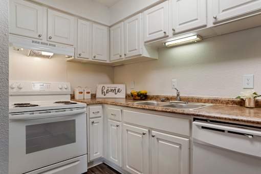White Kitchen at Pear Orchard, Ridgeland, MS, 39157