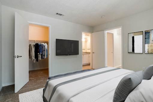 Bedroom With Closet at Reflection Pointe, Flowood, MS