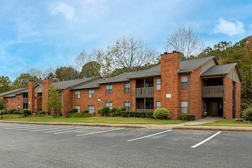 Resident Parking at Riverchase Landing, Alabama