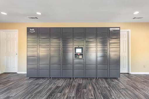 Amazon Hub at Riverchase Landing, Hoover, AL