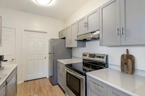 Kitchen Appliances at Spotswood Commons, Williamsburg, VA 23188  
