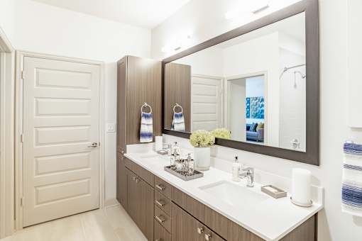 Bright Bathroom at Stone Loch Apartments,Texas 77375