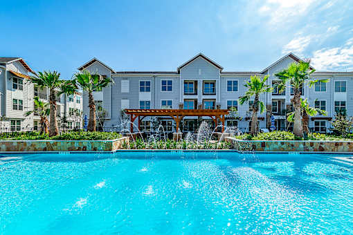 Pool front view at Stone Loch Apartments, Tomball, TX