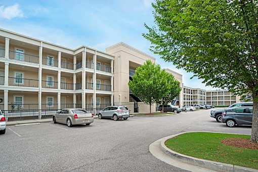 Elegant Exterior View at The Heights Apartments, Montgomery, AL 36104
