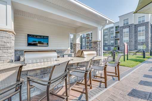 Outdoor Bar at Waterstone at Hamburg Apartments, Lexington, KY 40509
