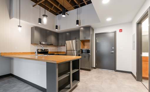 1BR, 1BA - 745SF - Living Room