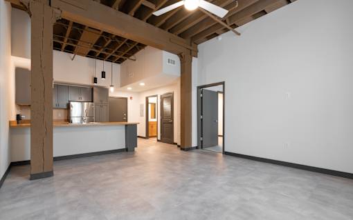 1BR, 1BA - 745SF - Livingroom
