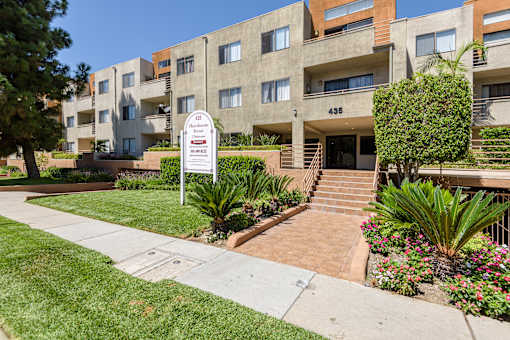 the building in which the apartment is located