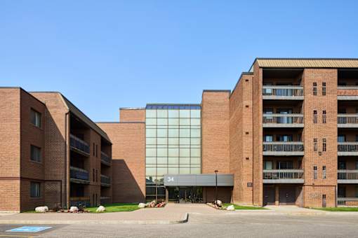 Meadowvale Gardens exterior
