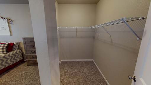 Large Closets at Cascades of Mandan, North Dakota, 58554