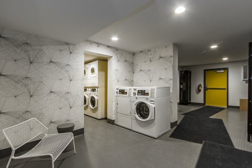 2121 Canyon Laundry