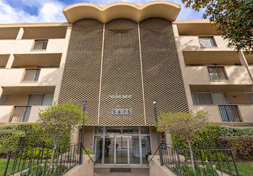 The building number is S475.