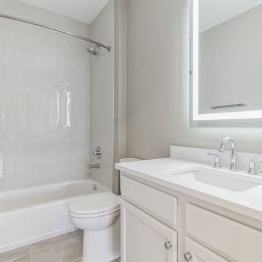 Bathroom With Bathtub at Evergreens at Smith Run, Fredericksburg, VA, 22401
